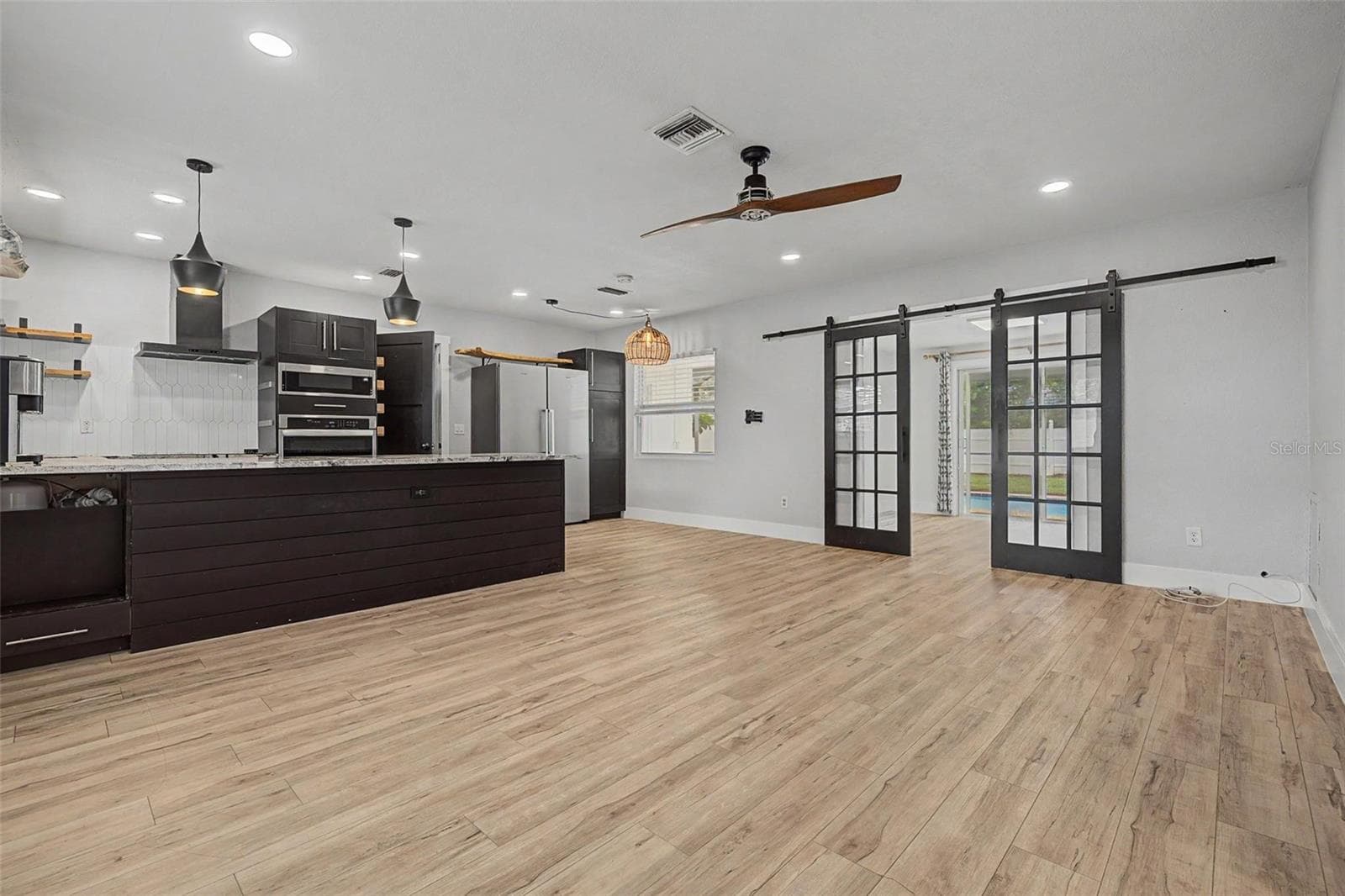 Single Family Residence at 1304 PARKWOOD ST, CLEARWATER, photo 5 of 35
