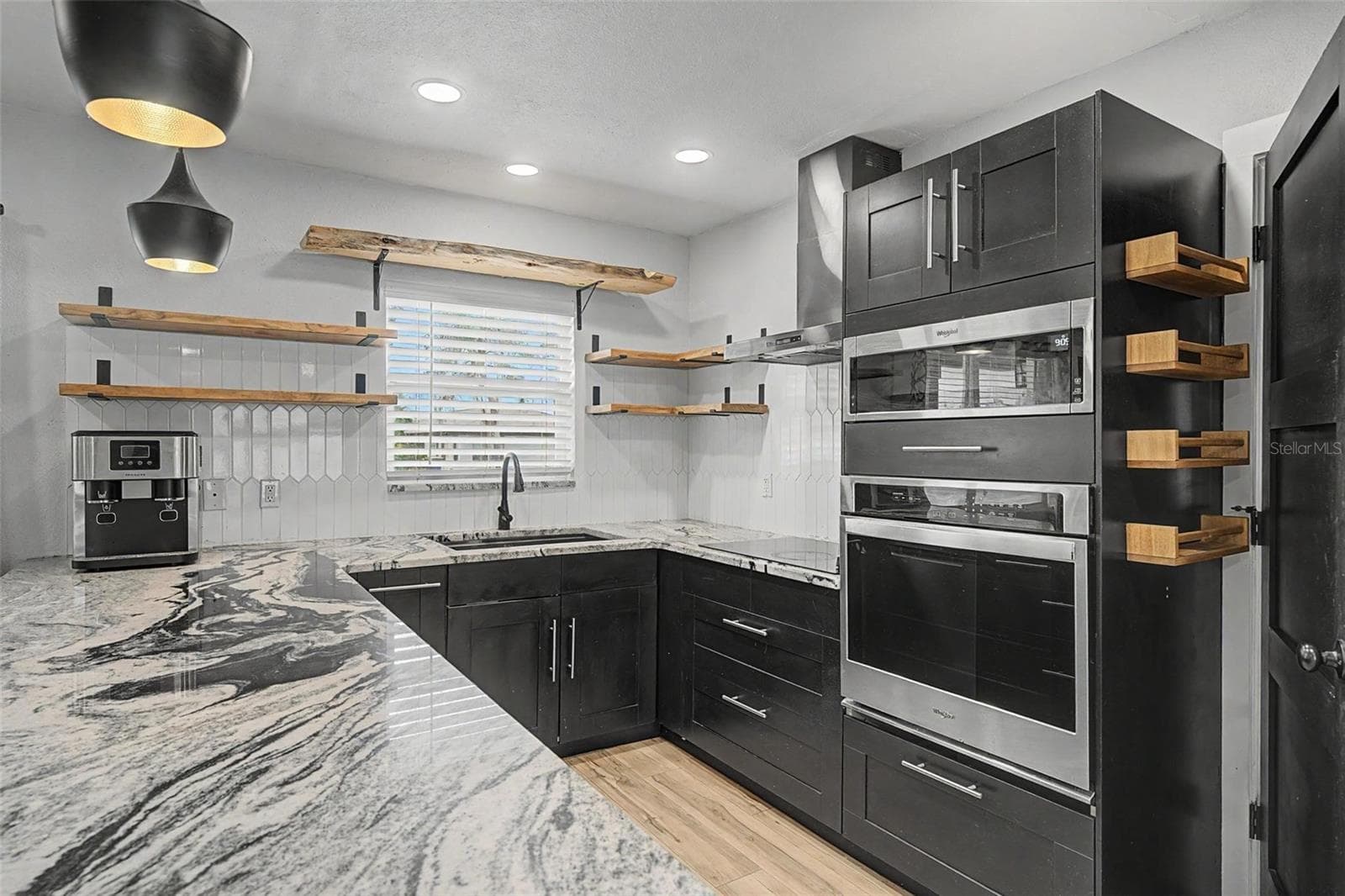 Single Family Residence at 1304 PARKWOOD ST, CLEARWATER, photo 6 of 35