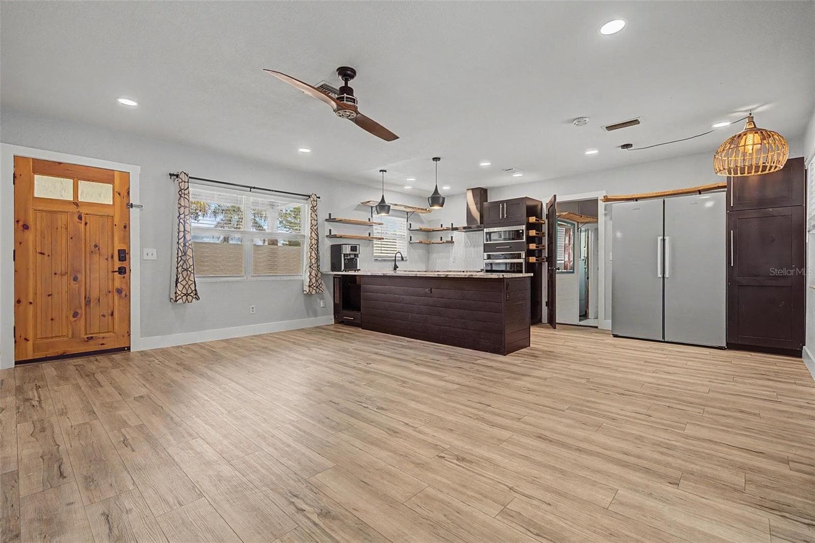 Single Family Residence at 1304 PARKWOOD ST, CLEARWATER, photo 7 of 35