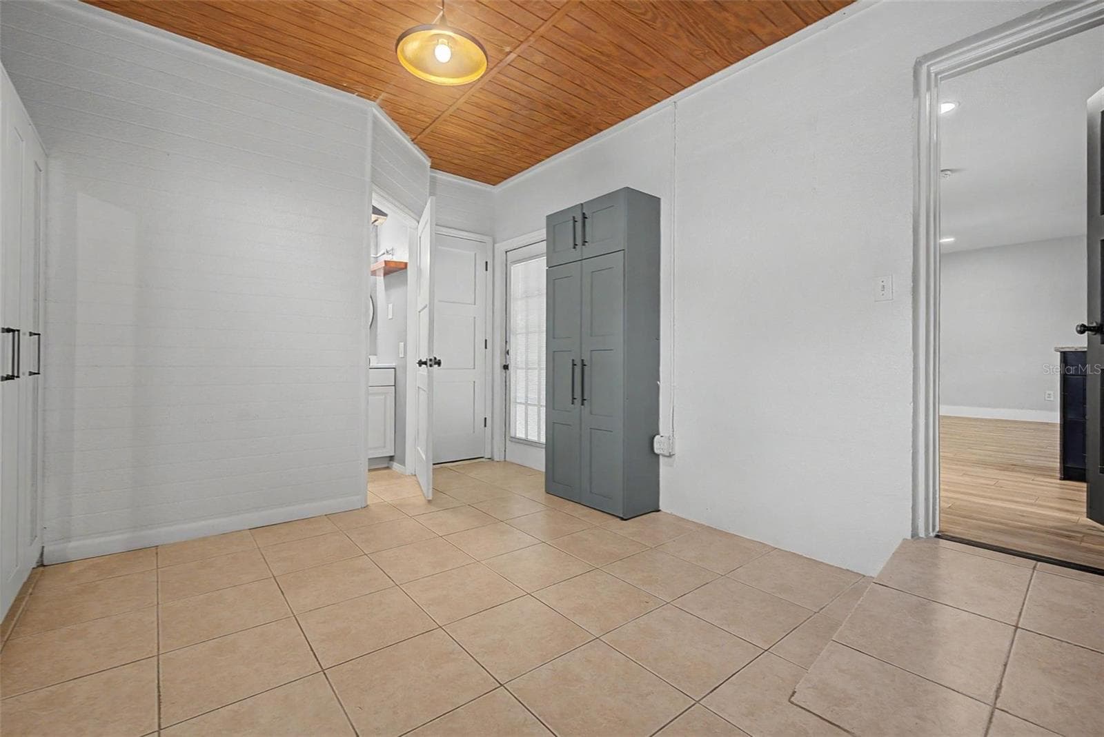Single Family Residence at 1304 PARKWOOD ST, CLEARWATER, photo 14 of 35