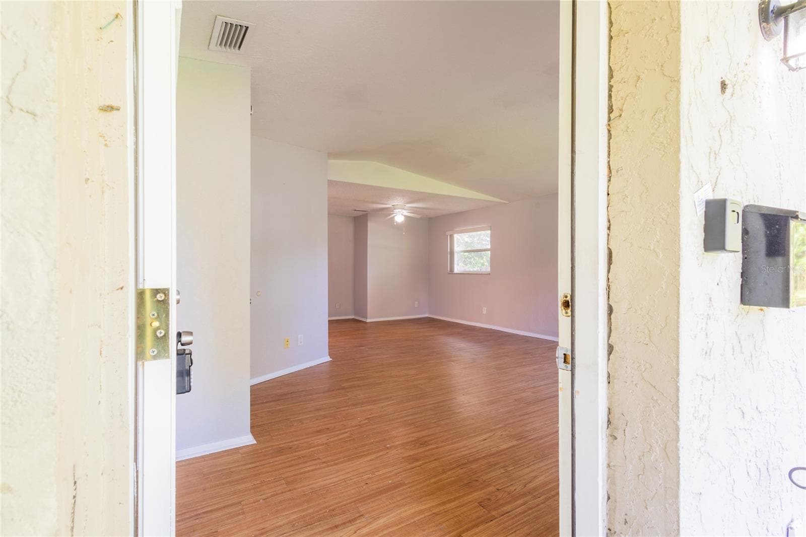 Single Family Residence at 8081 28TH AVE N, ST PETERSBURG, photo 3 of 31