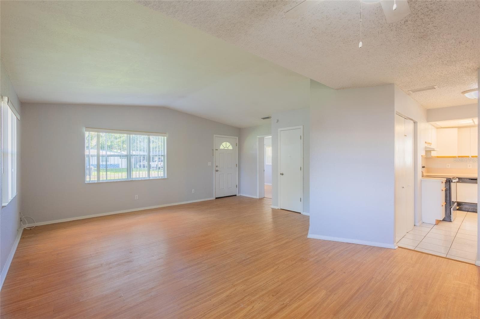 Single Family Residence at 8081 28TH AVE N, ST PETERSBURG, photo 6 of 31