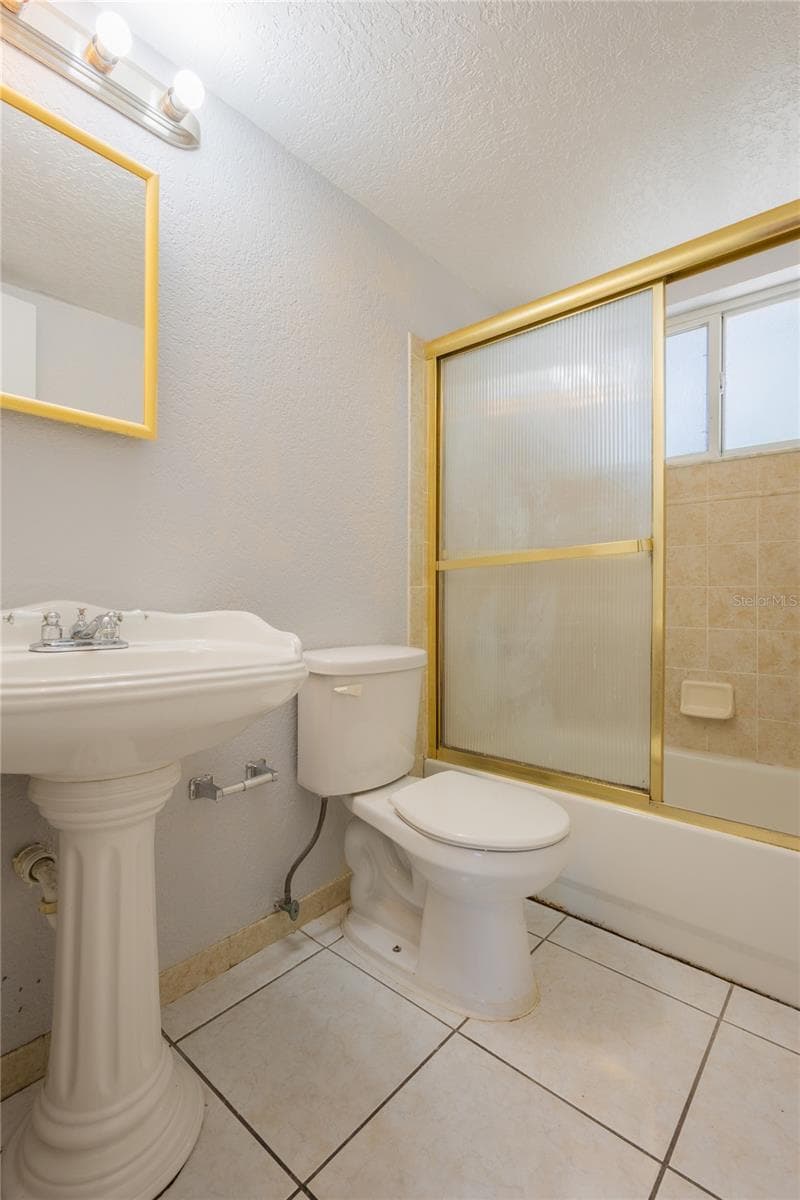 Single Family Residence at 8081 28TH AVE N, ST PETERSBURG, photo 15 of 31