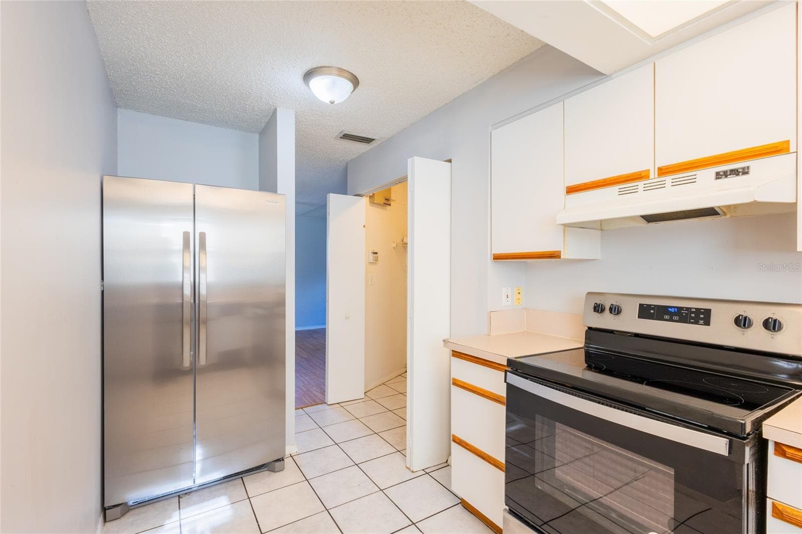 Single Family Residence at 8081 28TH AVE N, ST PETERSBURG, photo 18 of 31