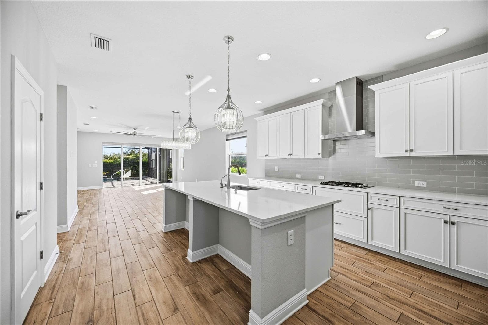 Single Family Residence at 4745 ANTRIM DR, SARASOTA, photo 7 of 39