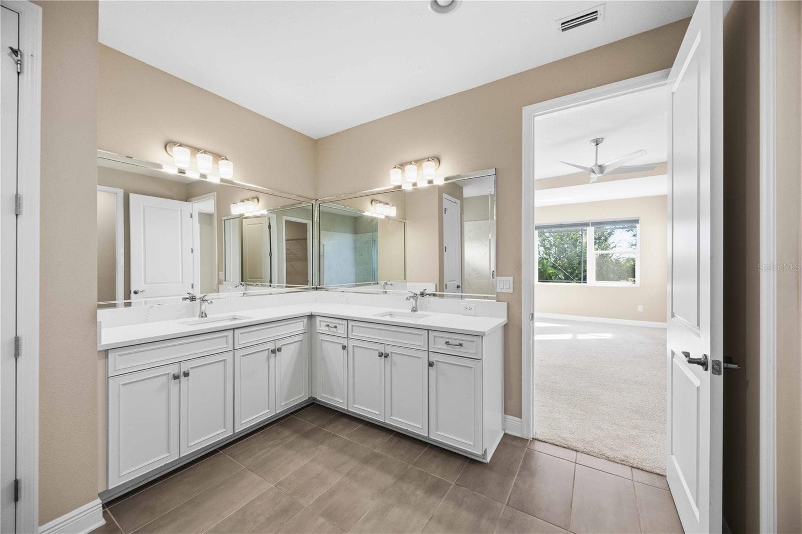 Single Family Residence at 4745 ANTRIM DR, SARASOTA, photo 19 of 39