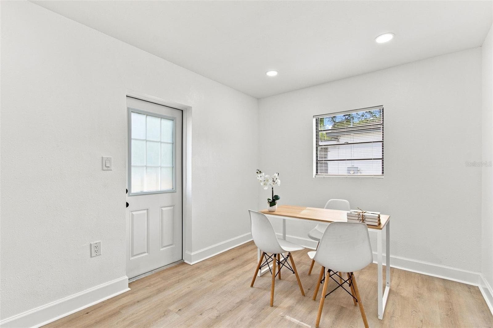 Single Family Residence at 1702 W JOHNSTON AVE, TAMPA, photo 51 of 74