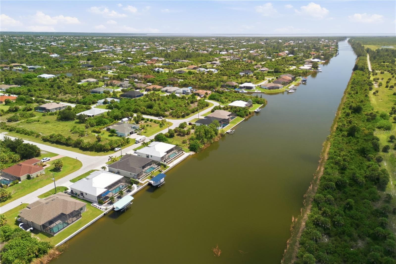 quick access to the lagoon- no back neighbors - 10628 MCALESTER CIR, PORT CHARLOTTE