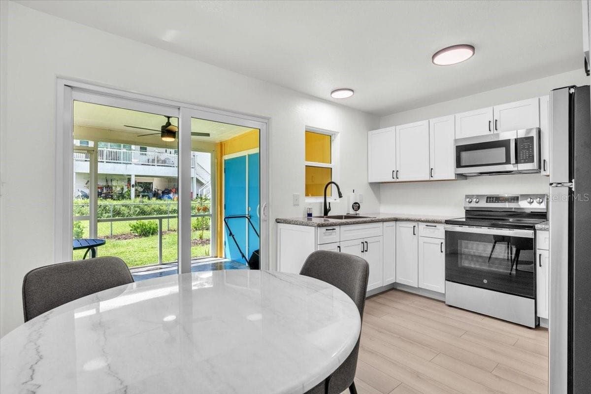 Single Family Residence at 537 CAPITOL ST, NORTH FORT MYERS, photo 5 of 35