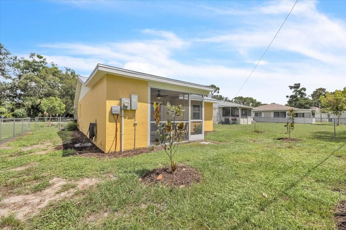Single Family Residence at 537 CAPITOL ST, NORTH FORT MYERS, photo 25 of 35
