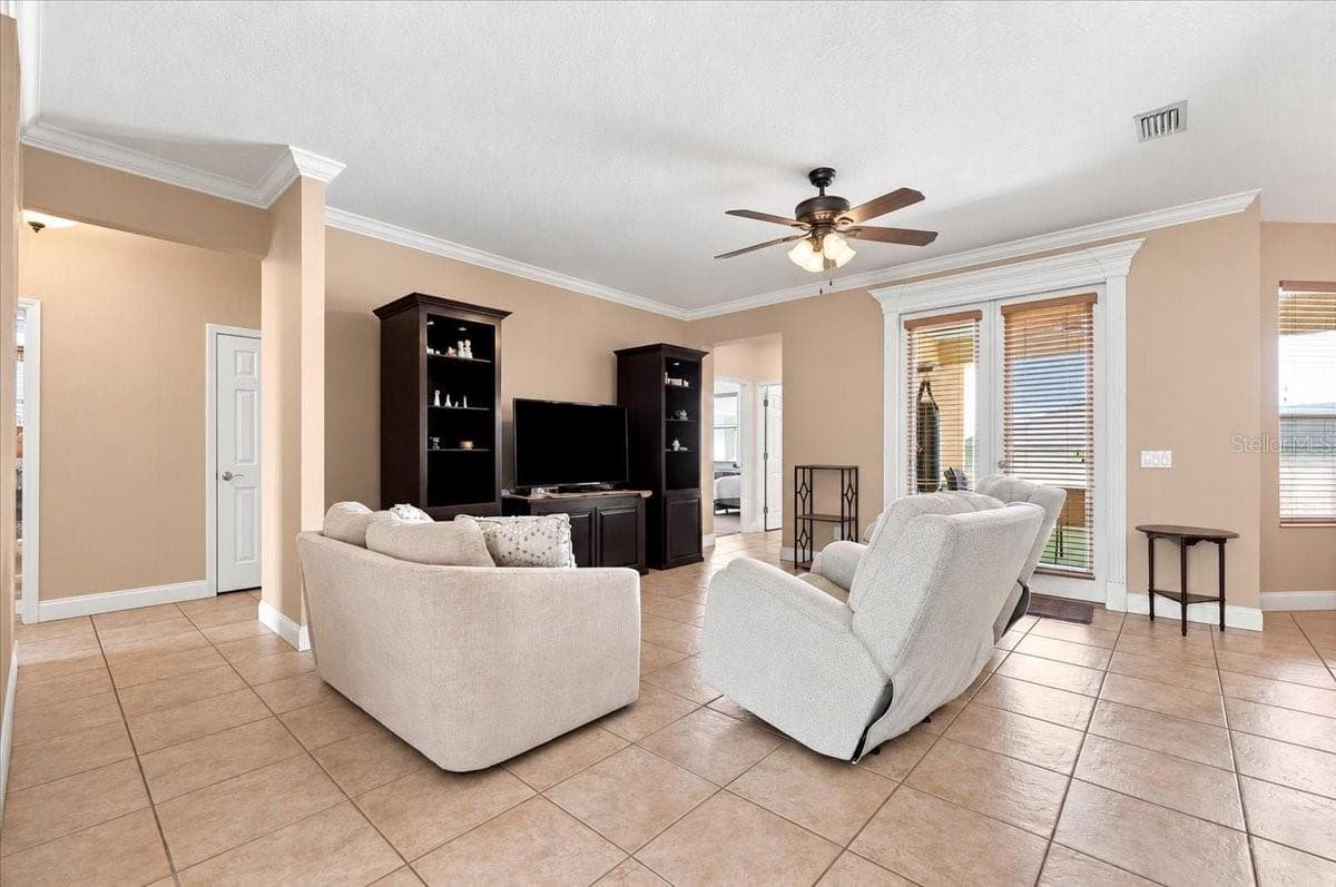 Single Family Residence at 5326 KINSLEY LN, LAKELAND, photo 9 of 53