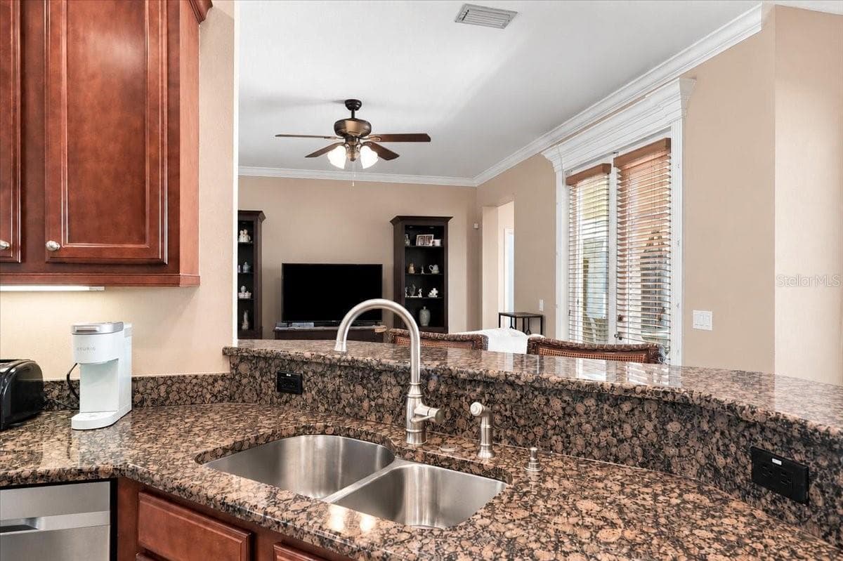 Single Family Residence at 5326 KINSLEY LN, LAKELAND, photo 11 of 53