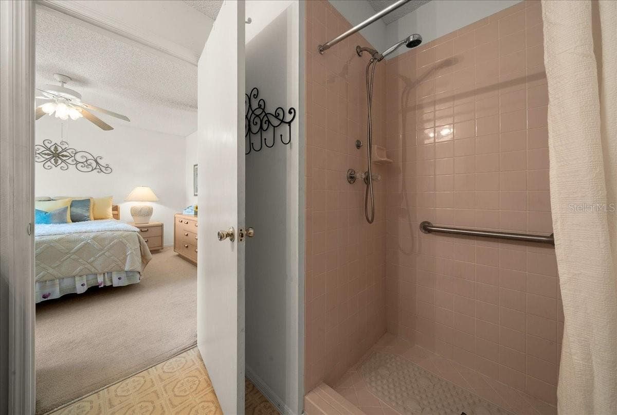 Primary Bathroom Features Walk-in Shower - 1410 SANCHEZ CT, THE VILLAGES