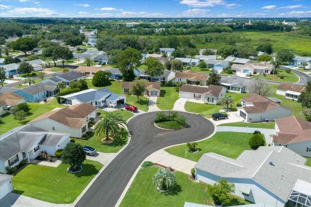 Tucked in The Village of Rio Ponderosa - 1410 SANCHEZ CT, THE VILLAGES
