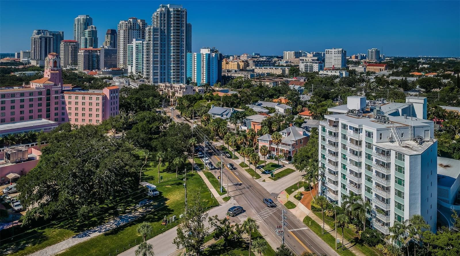 Offering the charm of tradition with the convenience of city living! - 700 BEACH DR NE #308, ST PETERSBURG