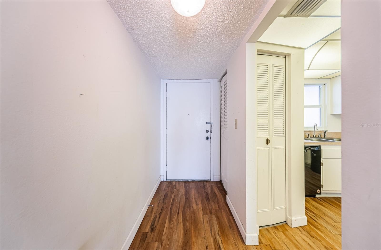 Foyer - 700 BEACH DR NE #308, ST PETERSBURG