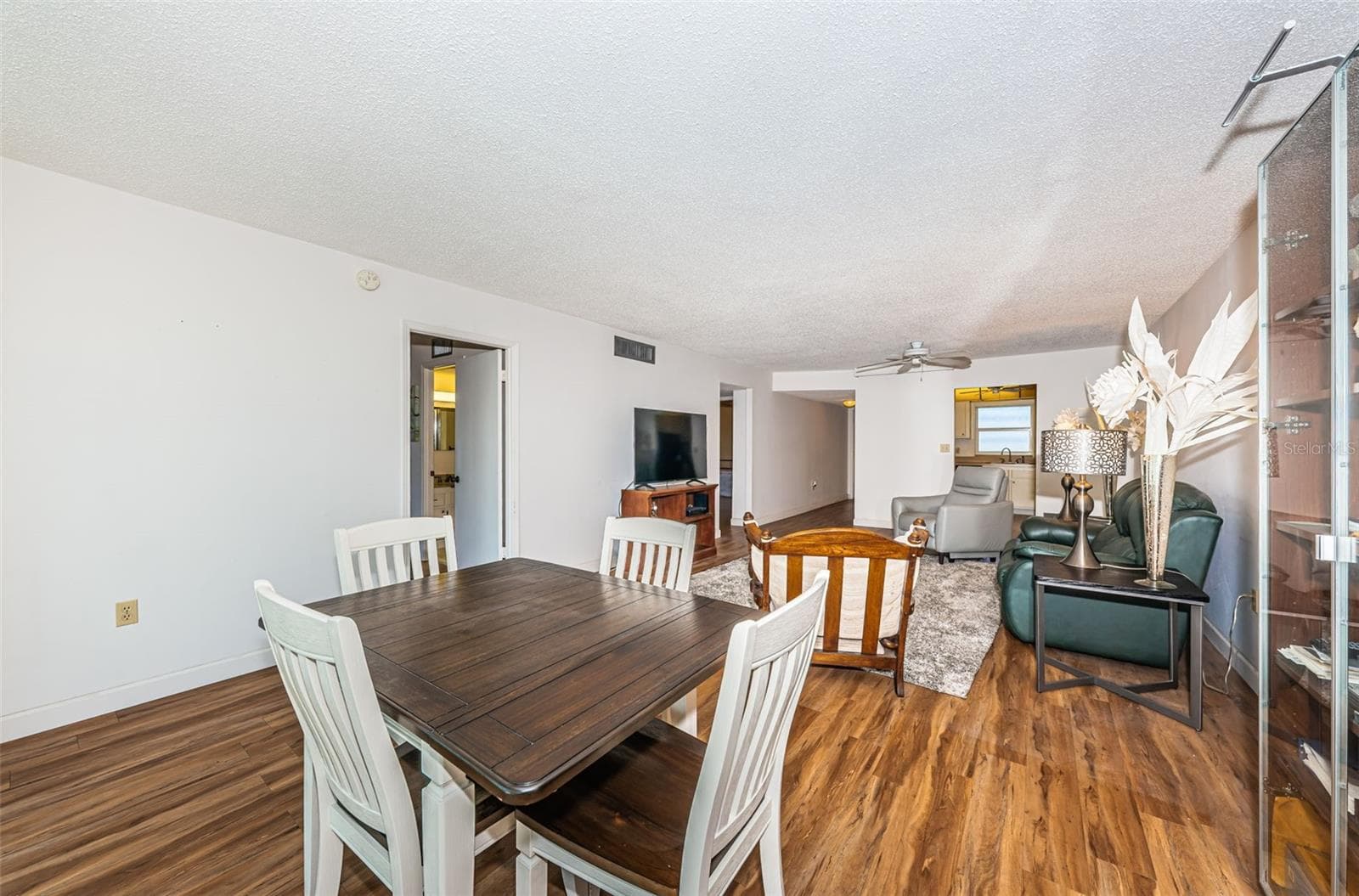Dining / Living area forming a Grand Salon - 700 BEACH DR NE #308, ST PETERSBURG