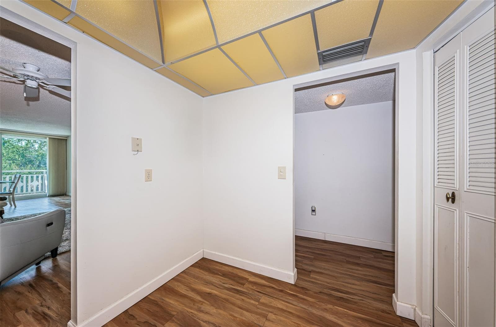 Space for an Eat-in Kitchen - 700 BEACH DR NE #308, ST PETERSBURG