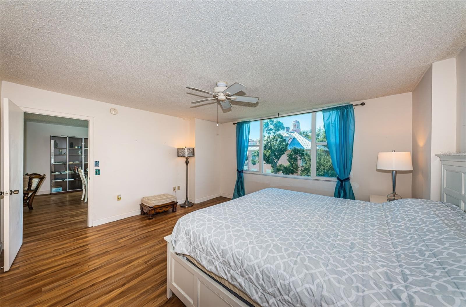 Super spacious Primary Bedroom! - 700 BEACH DR NE #308, ST PETERSBURG