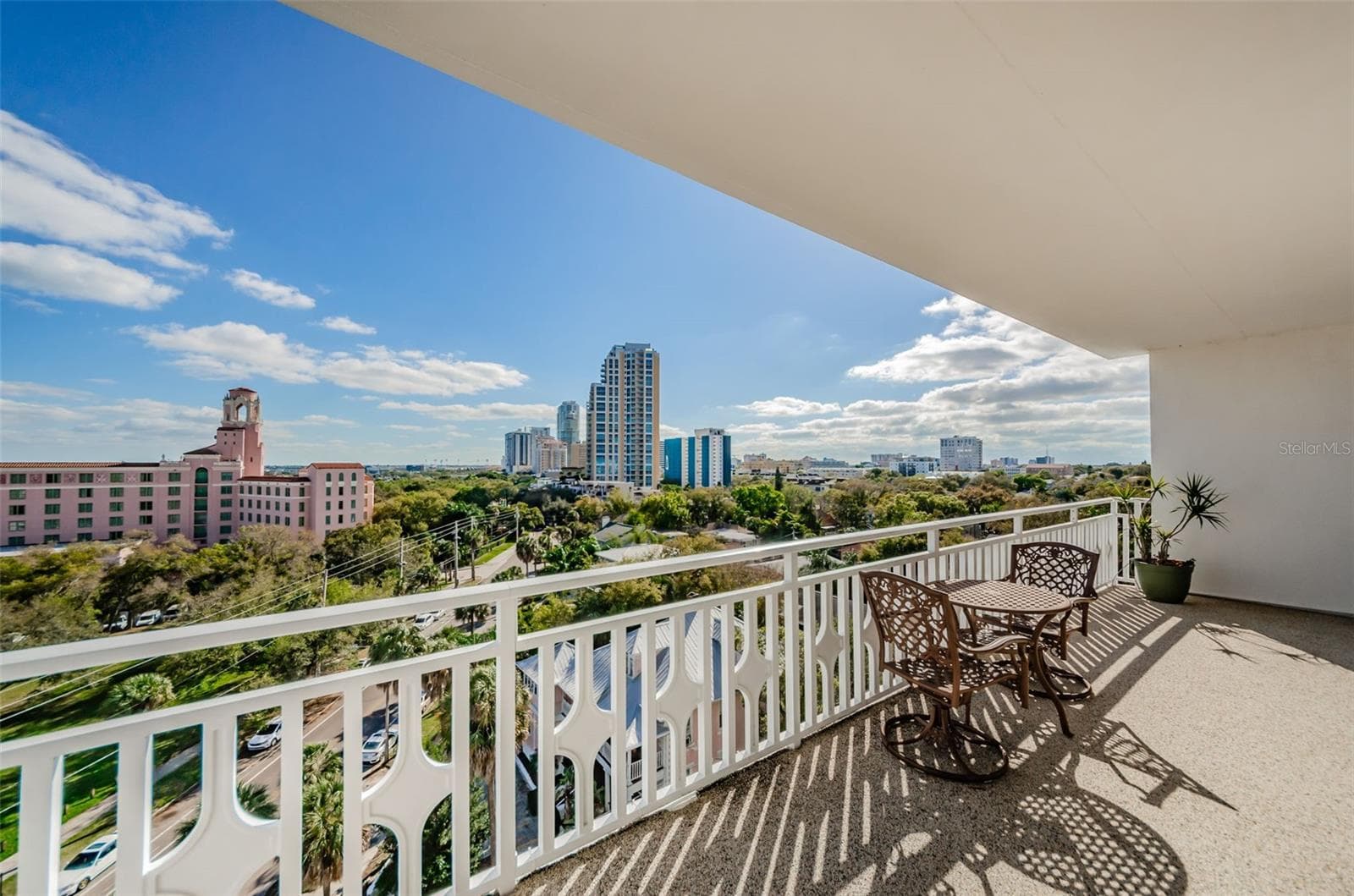 9th floor rooftop sundeck! - 700 BEACH DR NE #308, ST PETERSBURG