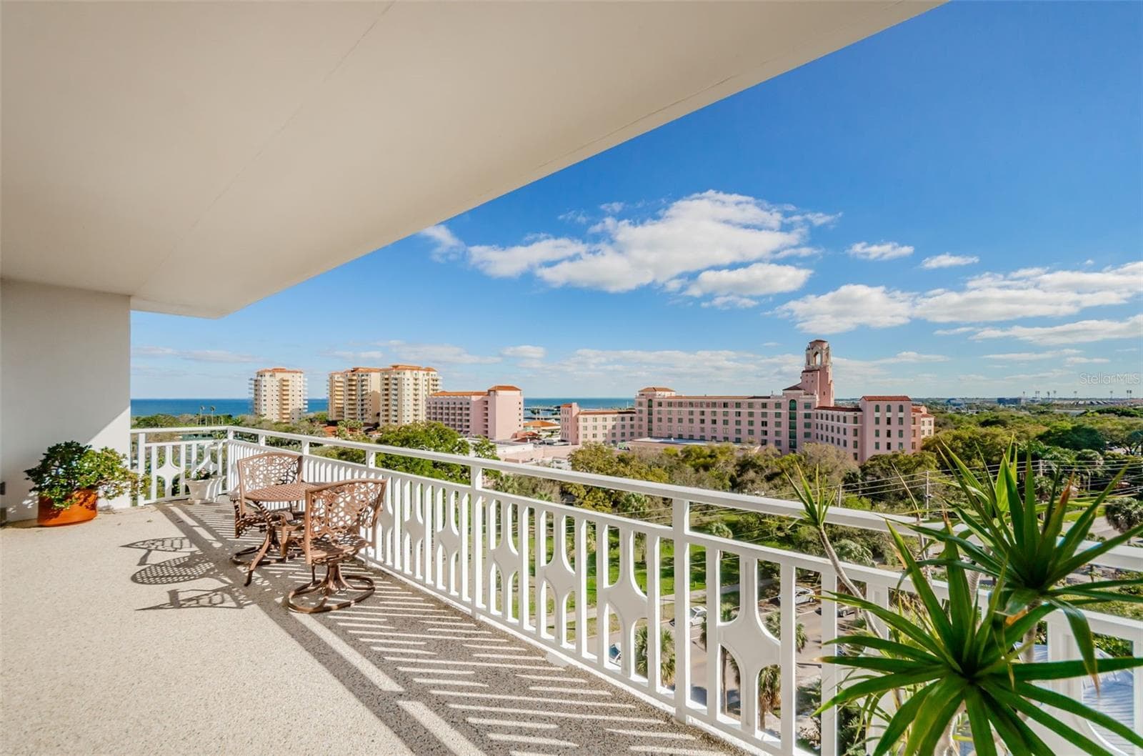Rooftop Sundeck for Sunset Gatherings! - 700 BEACH DR NE #308, ST PETERSBURG