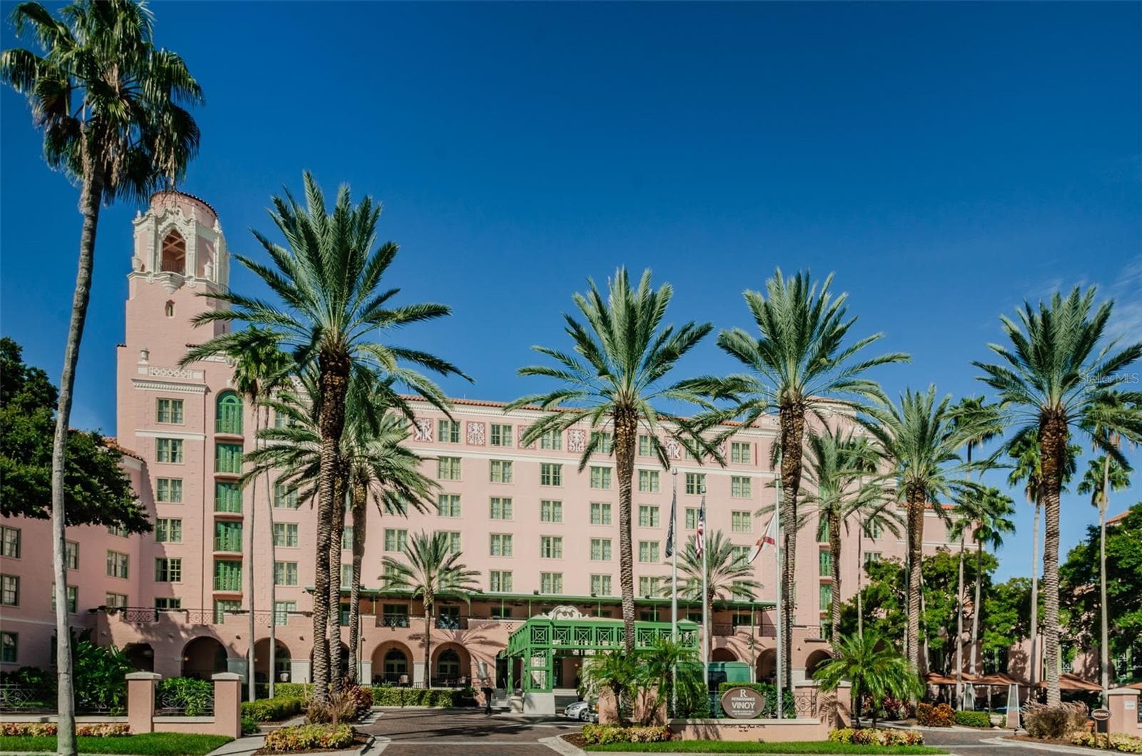The 5 Star Vinoy Hotel Resort! - 700 BEACH DR NE #308, ST PETERSBURG