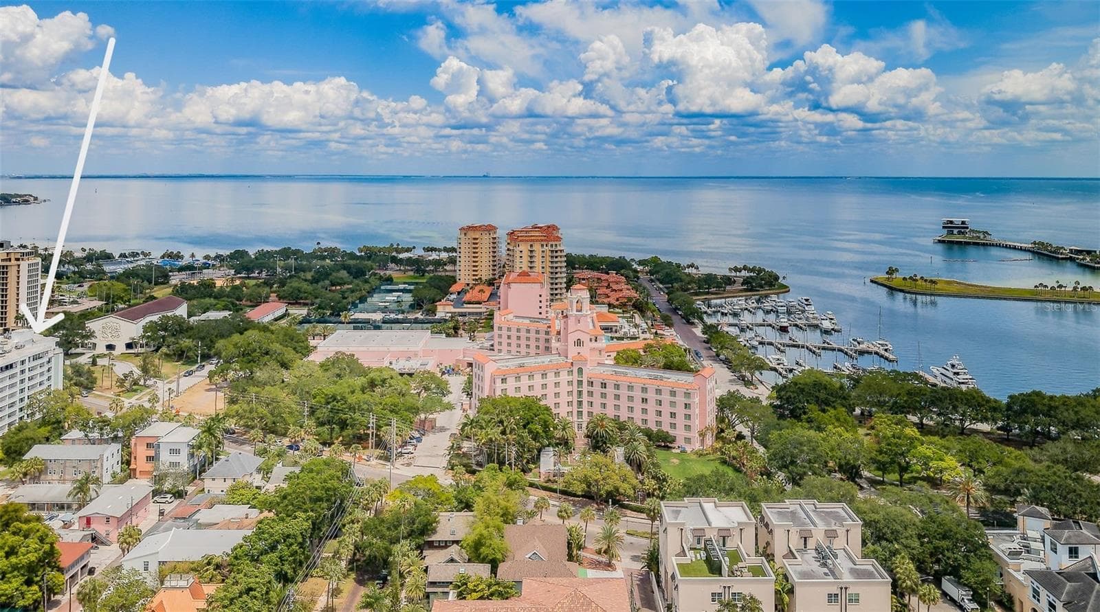 The Vinoy Resort Hotel one block away! - 700 BEACH DR NE #308, ST PETERSBURG