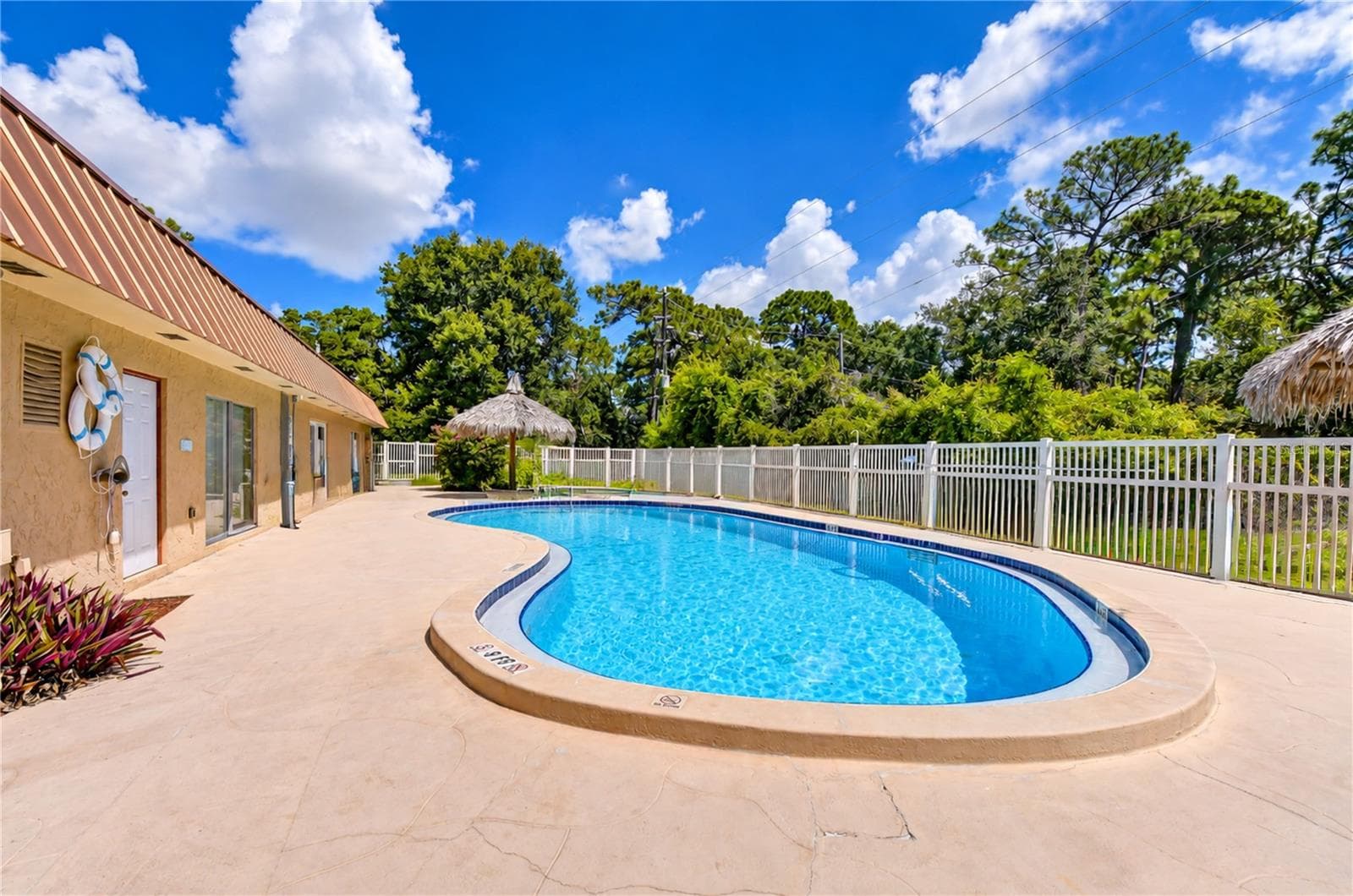 Community Pool - 4500 E BAY DR #139, CLEARWATER