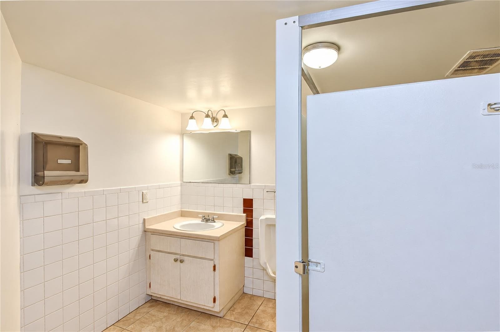 Community Bath - 4500 E BAY DR #139, CLEARWATER