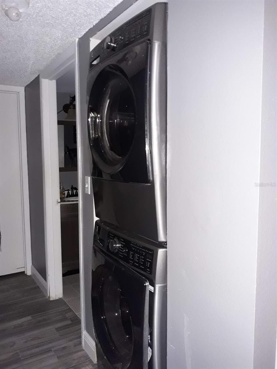 In-Unit Stainless Steel Laundry - 3188 LAKE PINE WAY S #E1, TARPON SPRINGS