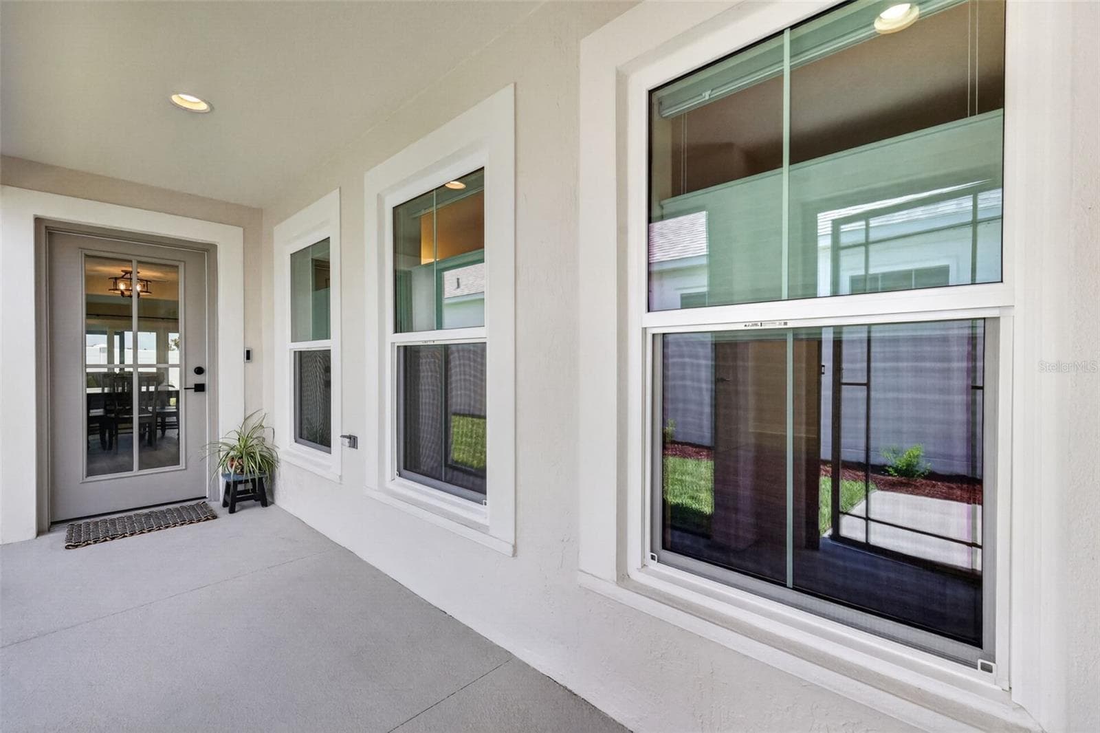 Screened Front Porch and Entry - 2005 SANTINO AVE, THE VILLAGES