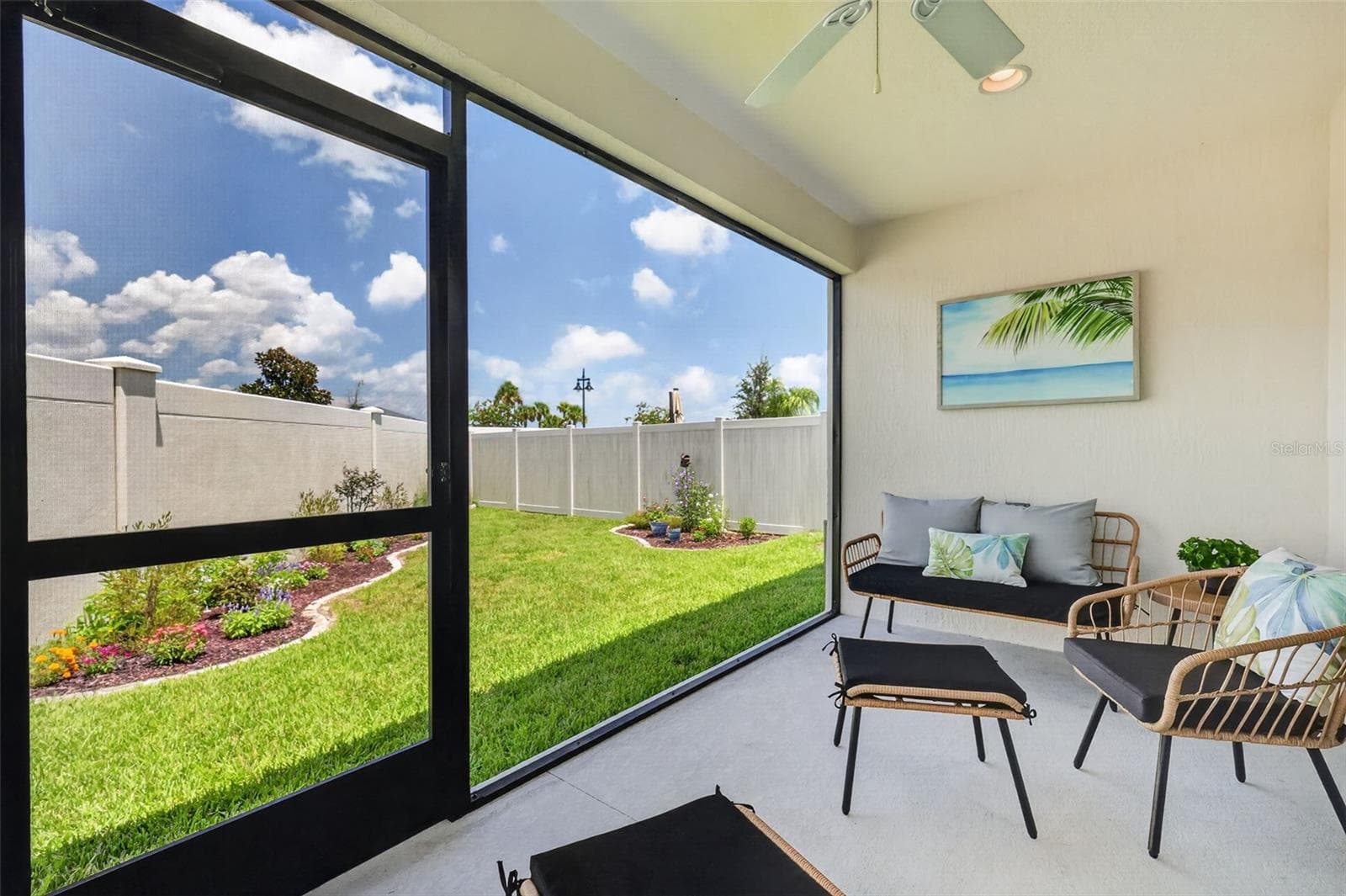 Lanai with PRIVACY Wall, Fencing, and SPACIOUS Rear Yard - 2005 SANTINO AVE, THE VILLAGES