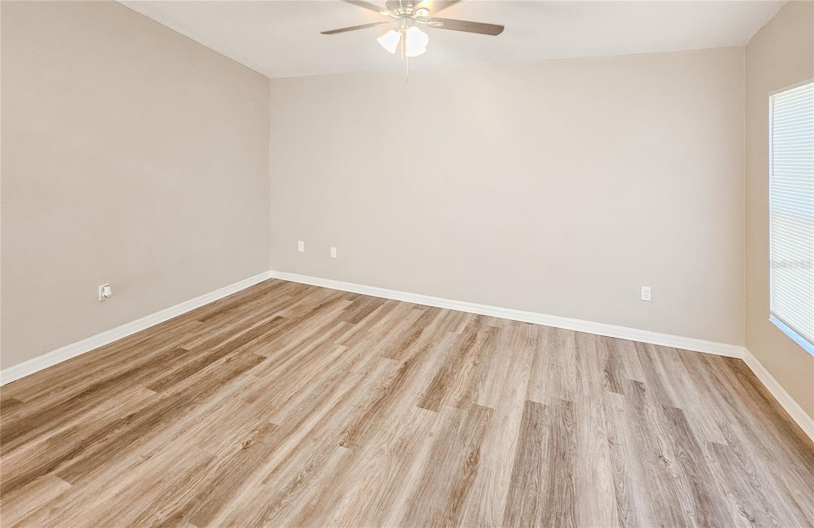Single Family Residence at 1013 E ESKIMO AVE, TAMPA, photo 5 of 20
