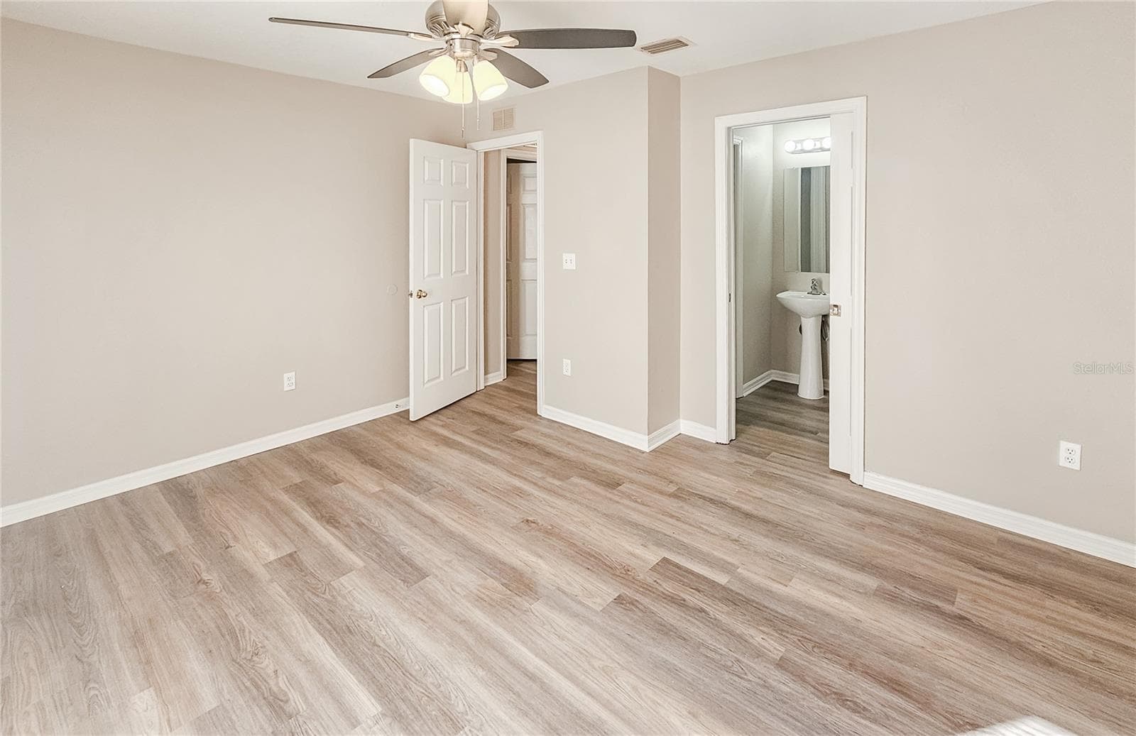 Single Family Residence at 1013 E ESKIMO AVE, TAMPA, photo 10 of 20