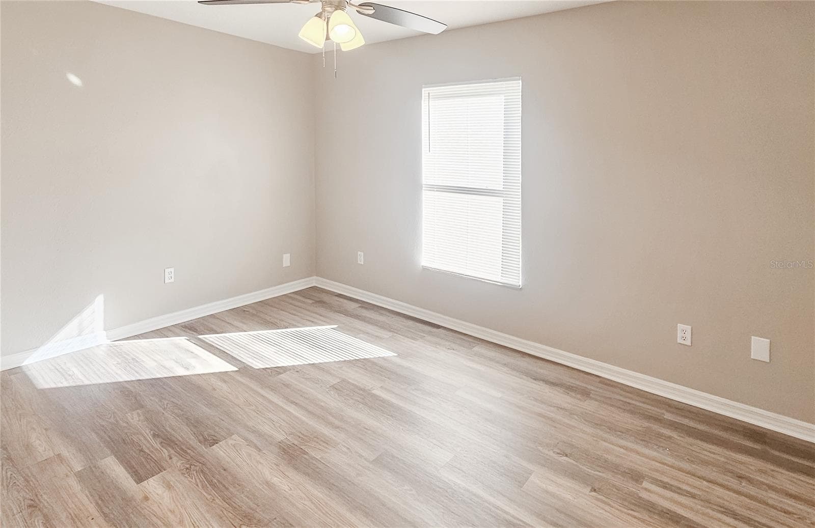 Single Family Residence at 1013 E ESKIMO AVE, TAMPA, photo 12 of 20
