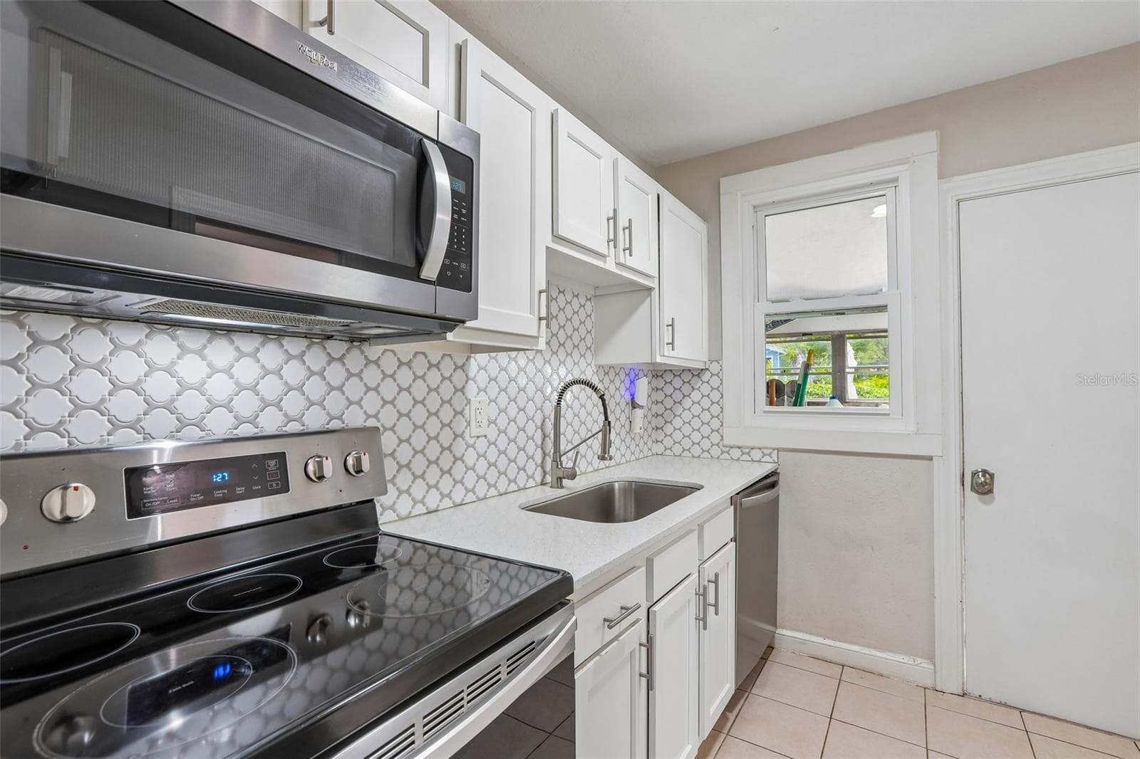 Single Family Residence at 789 16TH AVE S, ST PETERSBURG, photo 10 of 23