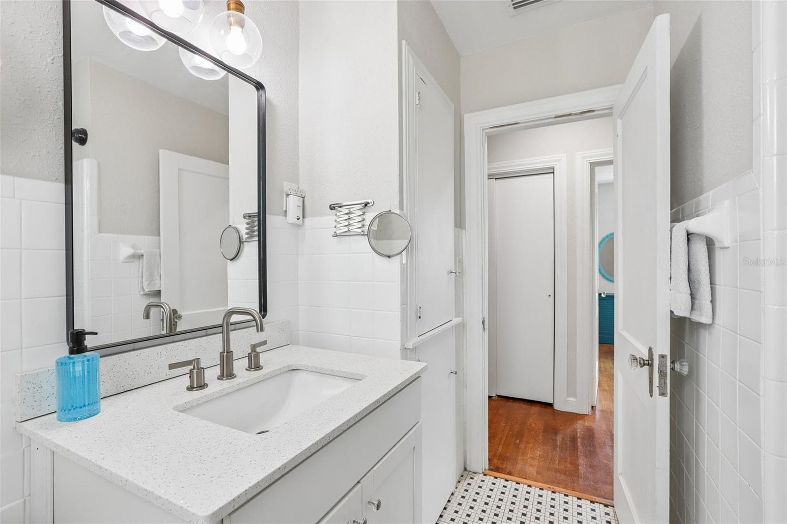 Single Family Residence at 789 16TH AVE S, ST PETERSBURG, photo 15 of 23