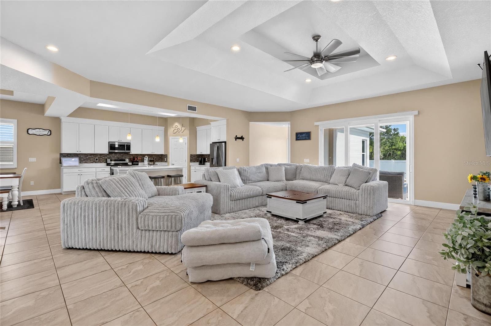 Single Family Residence at 2985 BREEZY MEADOWS DR, CLEARWATER, photo 9 of 48