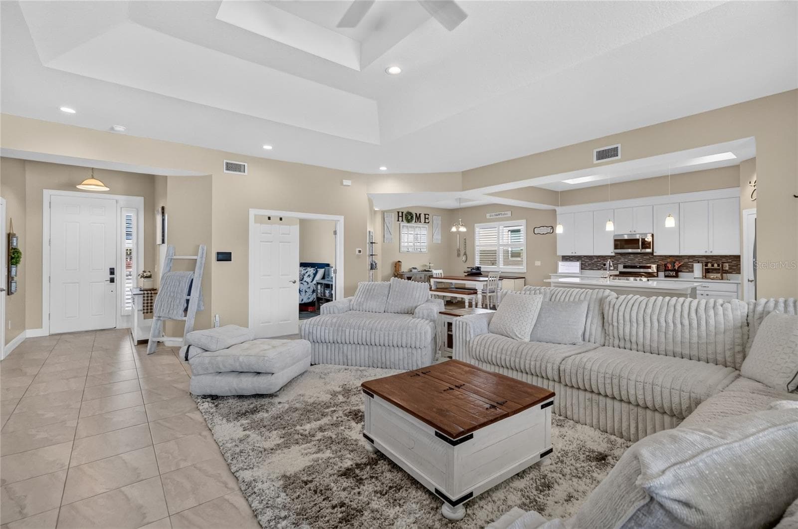 Single Family Residence at 2985 BREEZY MEADOWS DR, CLEARWATER, photo 11 of 48