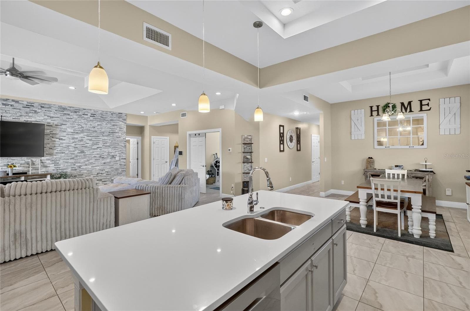 Single Family Residence at 2985 BREEZY MEADOWS DR, CLEARWATER, photo 15 of 48