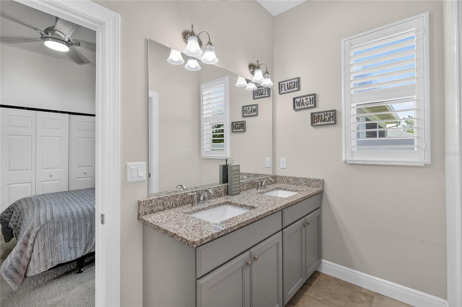 Jack & Jill Bathroom - 2985 BREEZY MEADOWS DR, CLEARWATER