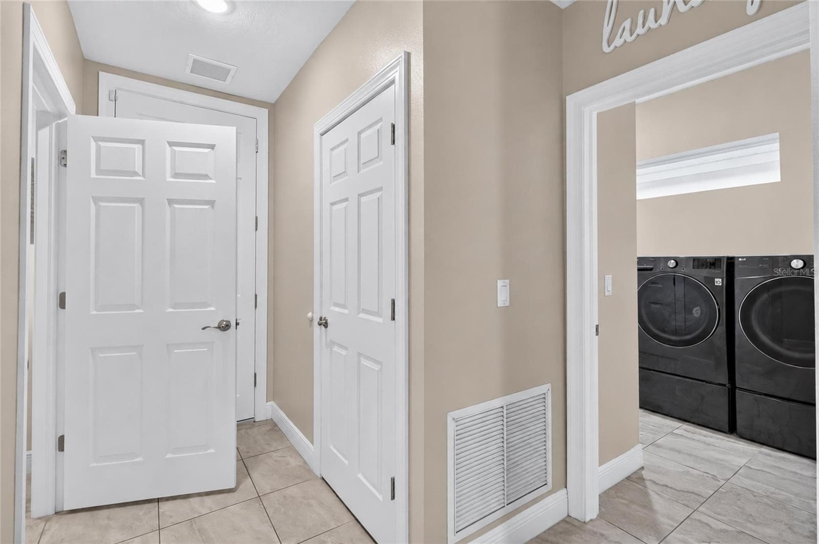 Single Family Residence at 2985 BREEZY MEADOWS DR, CLEARWATER, photo 36 of 48