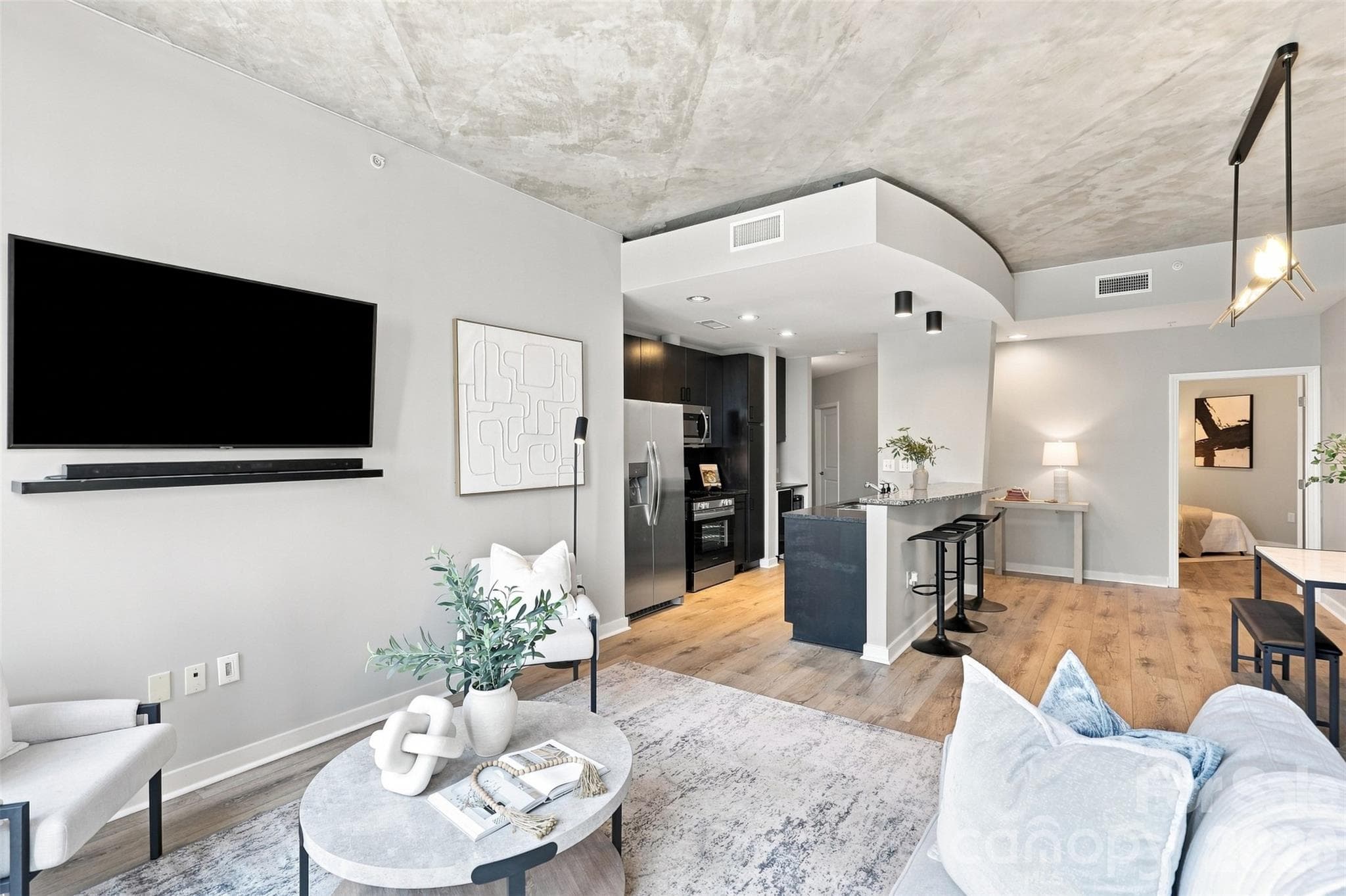 Condominium at Charlotte, photo 6 of 62