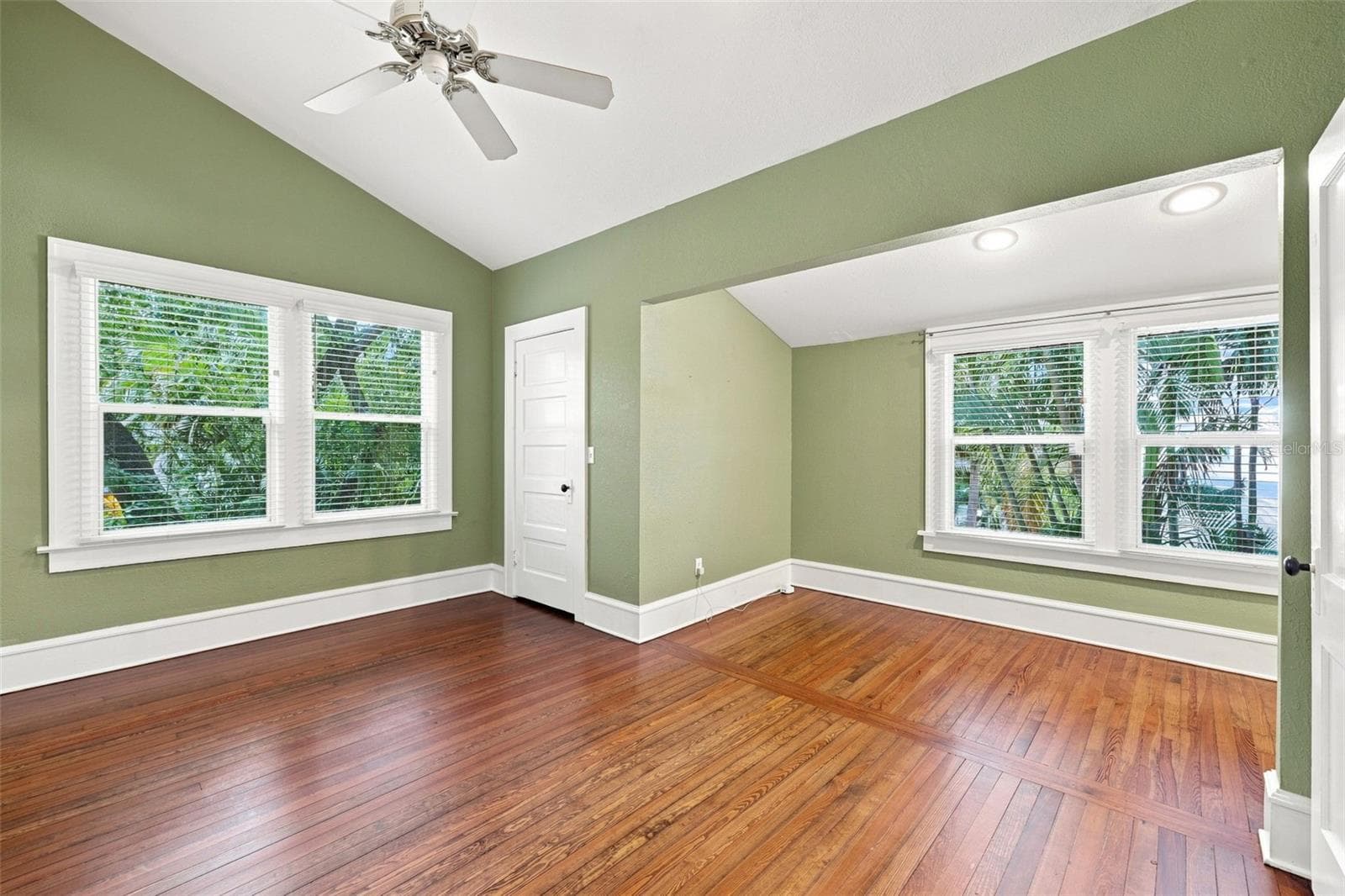 Single Family Residence at 841 24TH AVE N, ST PETERSBURG, photo 31 of 89