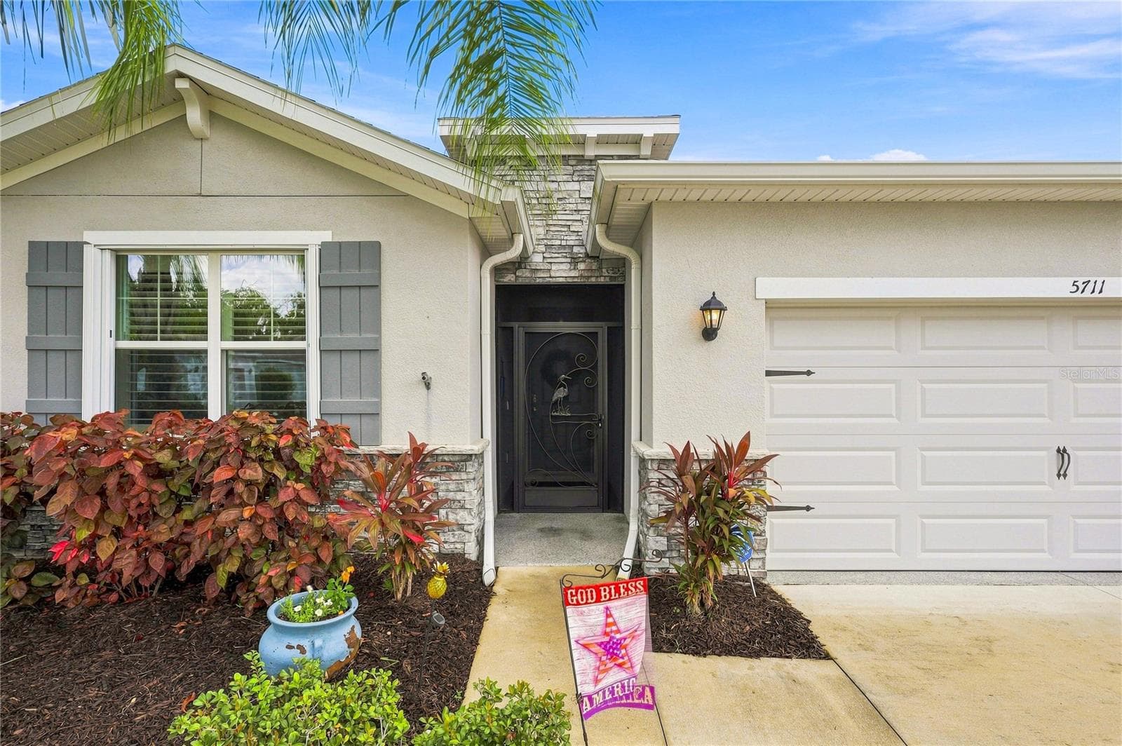 Single Family Residence at 5711 OAK BRIDGE CT, BRADENTON, photo 2 of 51