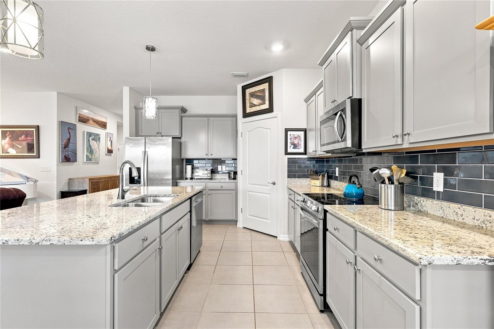 Single Family Residence at 5711 OAK BRIDGE CT, BRADENTON, photo 11 of 51