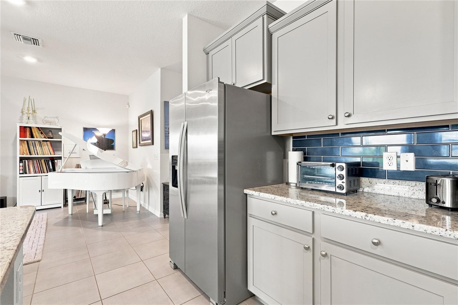 Single Family Residence at 5711 OAK BRIDGE CT, BRADENTON, photo 13 of 51