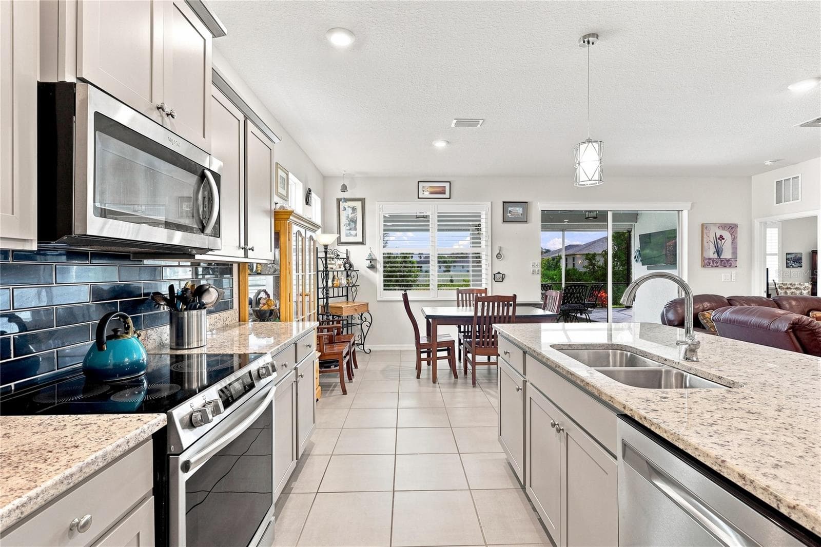 Single Family Residence at 5711 OAK BRIDGE CT, BRADENTON, photo 14 of 51