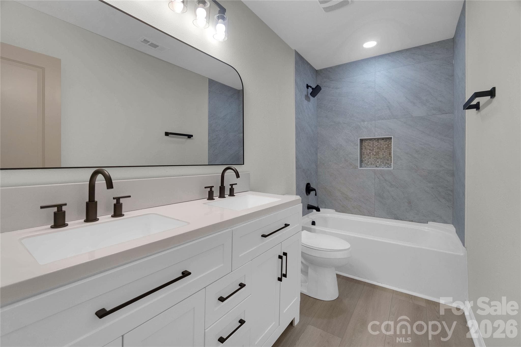 Single Family Residence at 3636 Alexander Forest Drive, Charlotte, photo 12 of 48