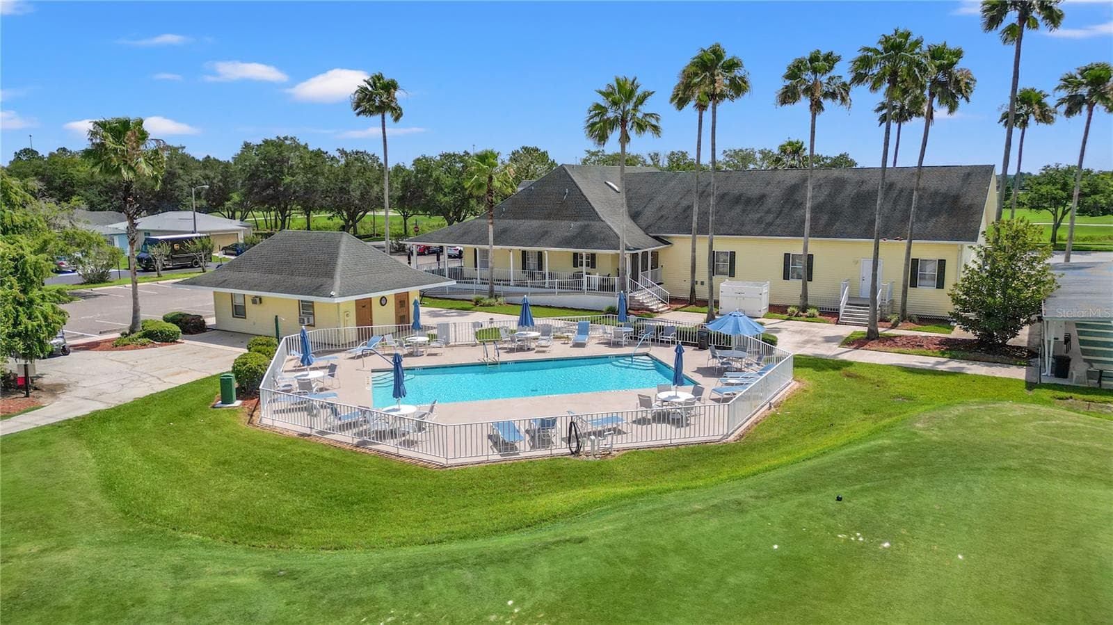 Adult only pool - 29424 SCHINNECOCK HILLS LN, SAN ANTONIO